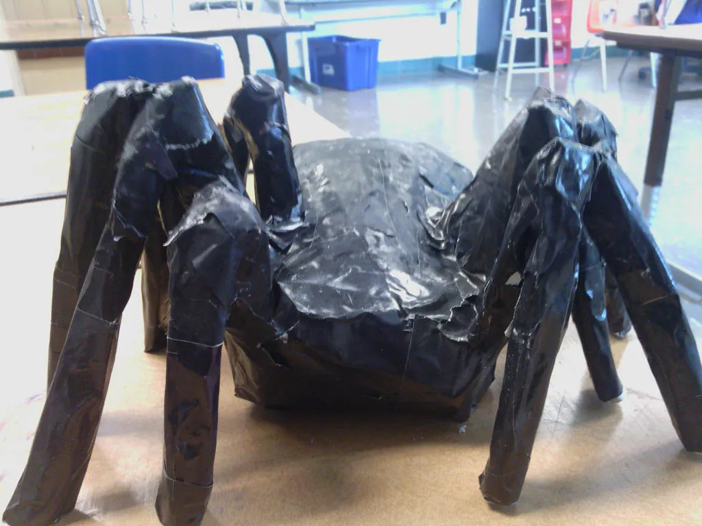 18125 paper mache tarantula layering